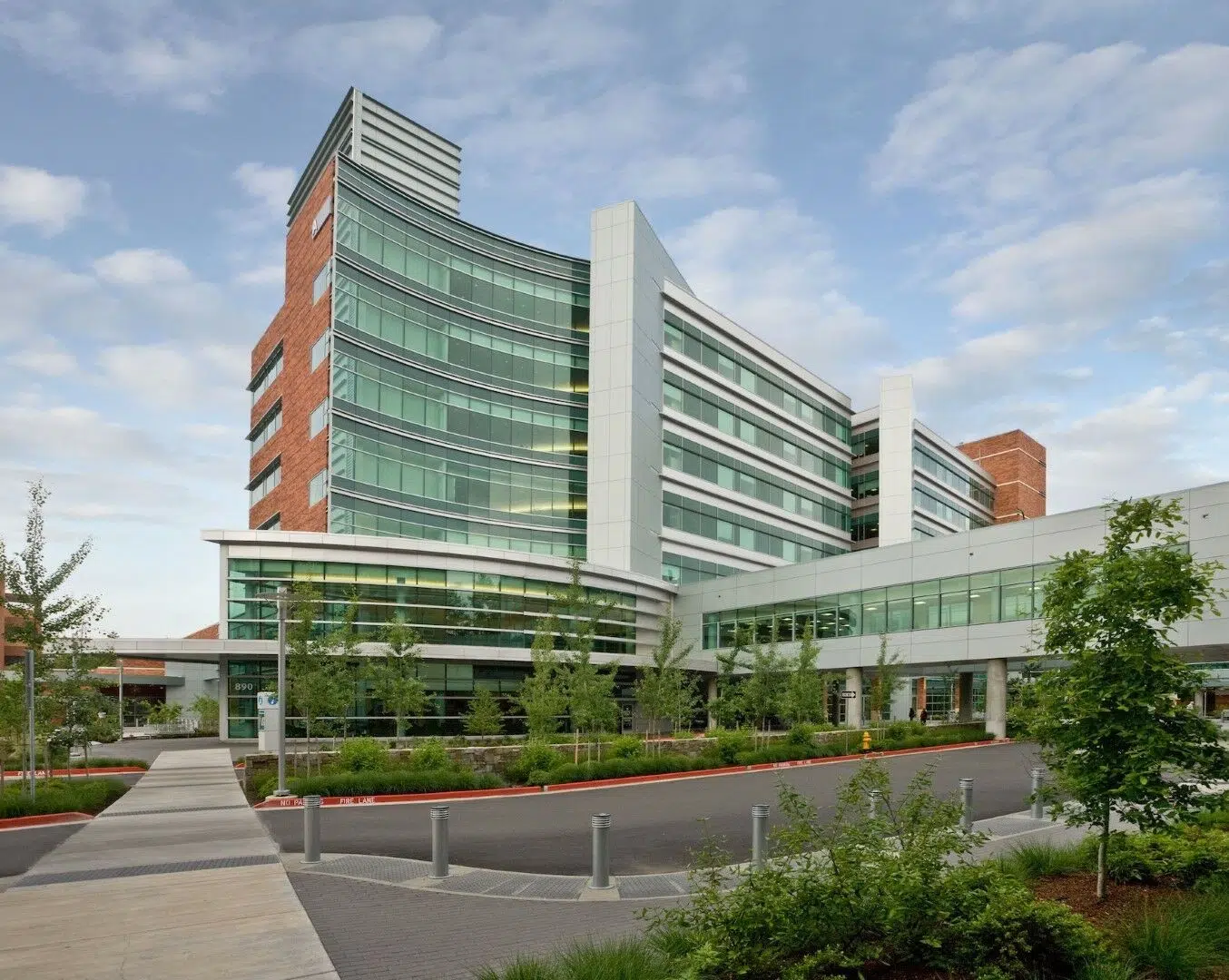 Salem Hospital: Patient Care Tower | Kawneer Healthcare Projects