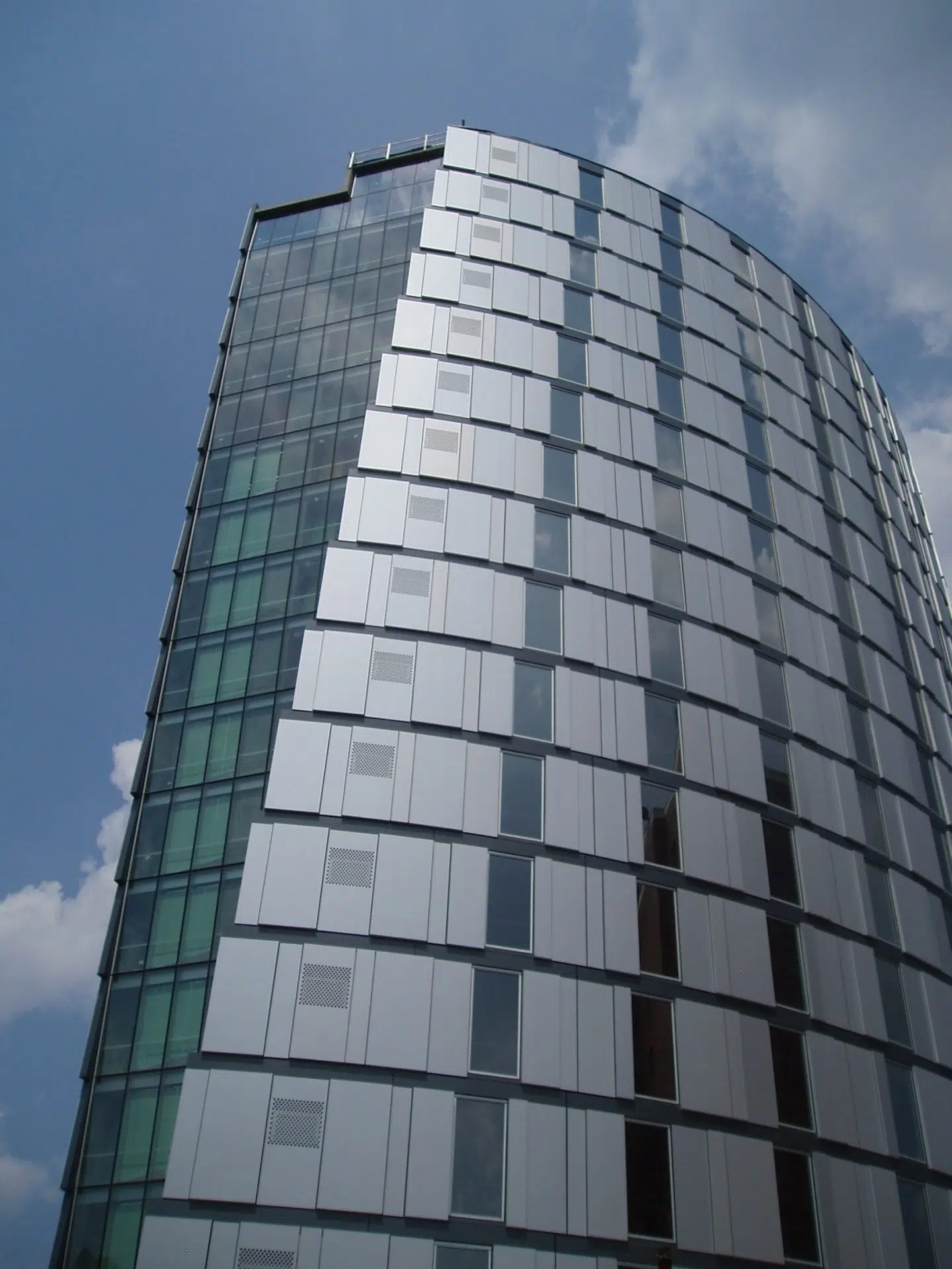 Drexel University Millennium Residence Hall - Kawneer Projects